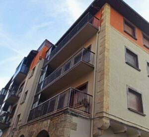 Rehabilitación de fachada tradicional en Mungia